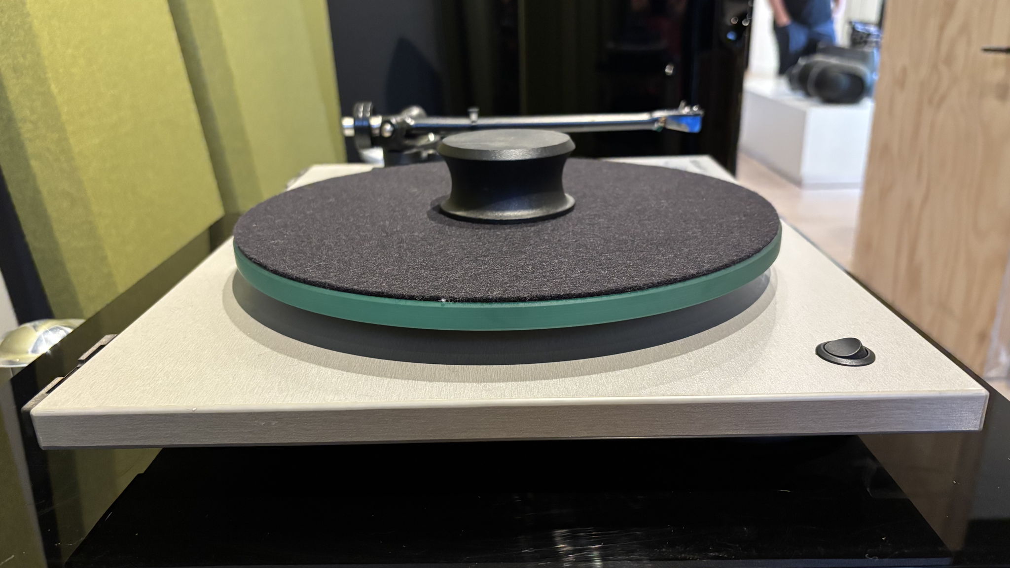 Rega RP3 Planar 3 Turntable Record Player with RB303 To... 6