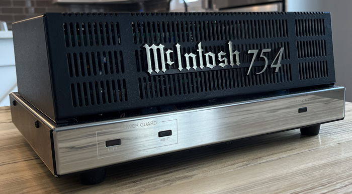 McIntosh  MC754 - Stereo / Mono Amplifier Beautiful Con...