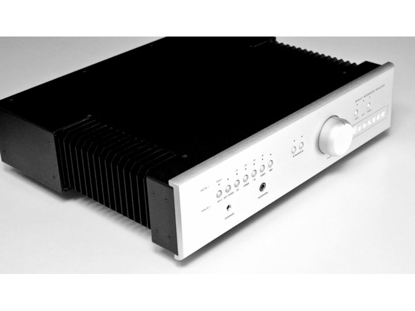 Bryston B-135 SST2 With MM phono stage - Reduced Price February