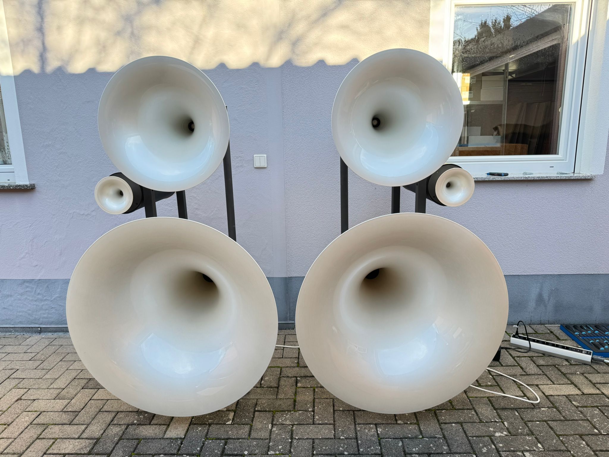 Avantgarde Trio G Horn speakers in white
