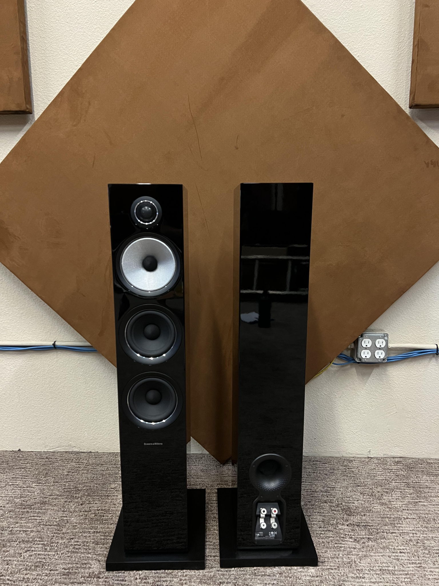 B&W (Bowers & Wilkins) 704 S2 speakers 4