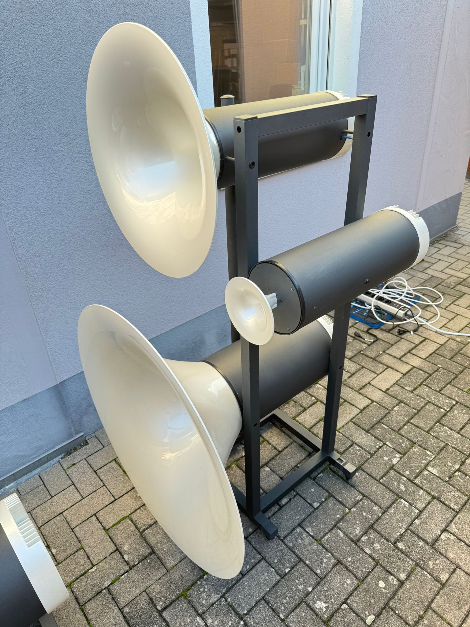 Avantgarde Trio G Horn speakers in white 13