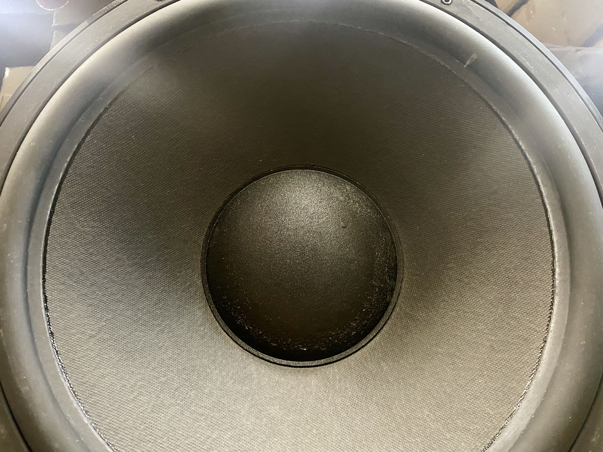 Velodyne HGS-18, high-end 18-inch powered subwoofer SN#... 9