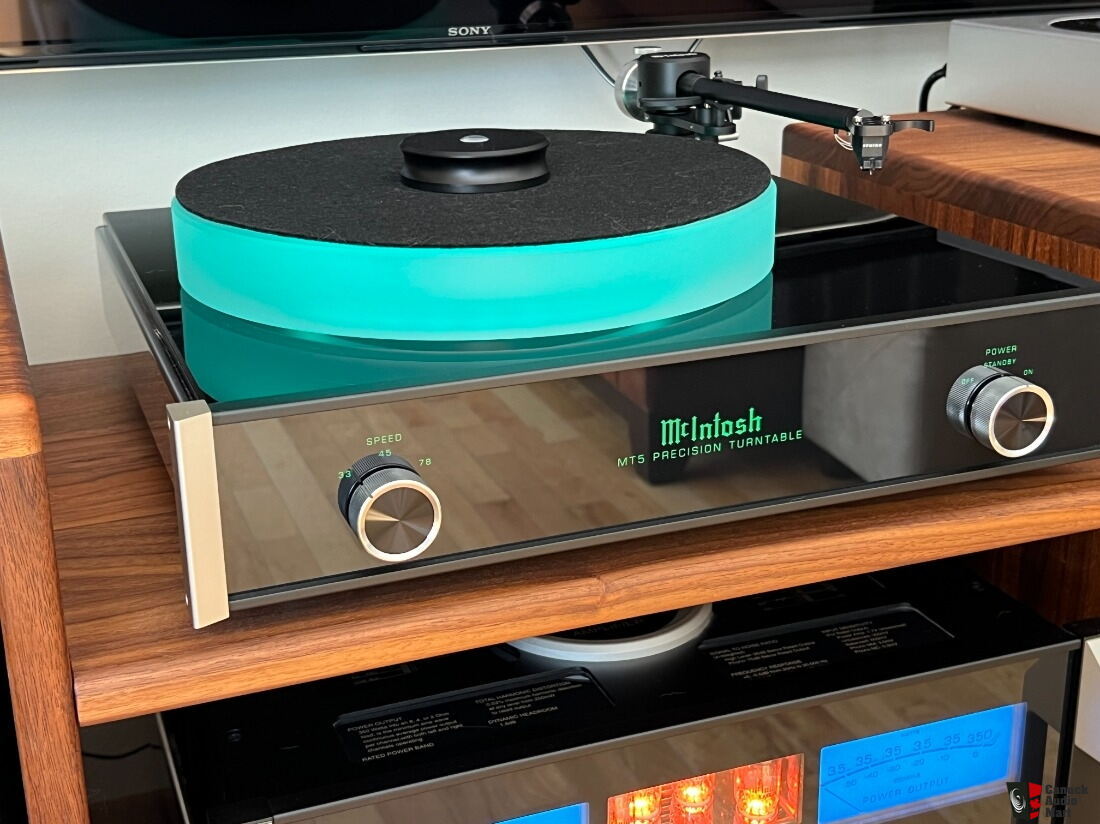 McIntosh MT5 Turntable in mint condition