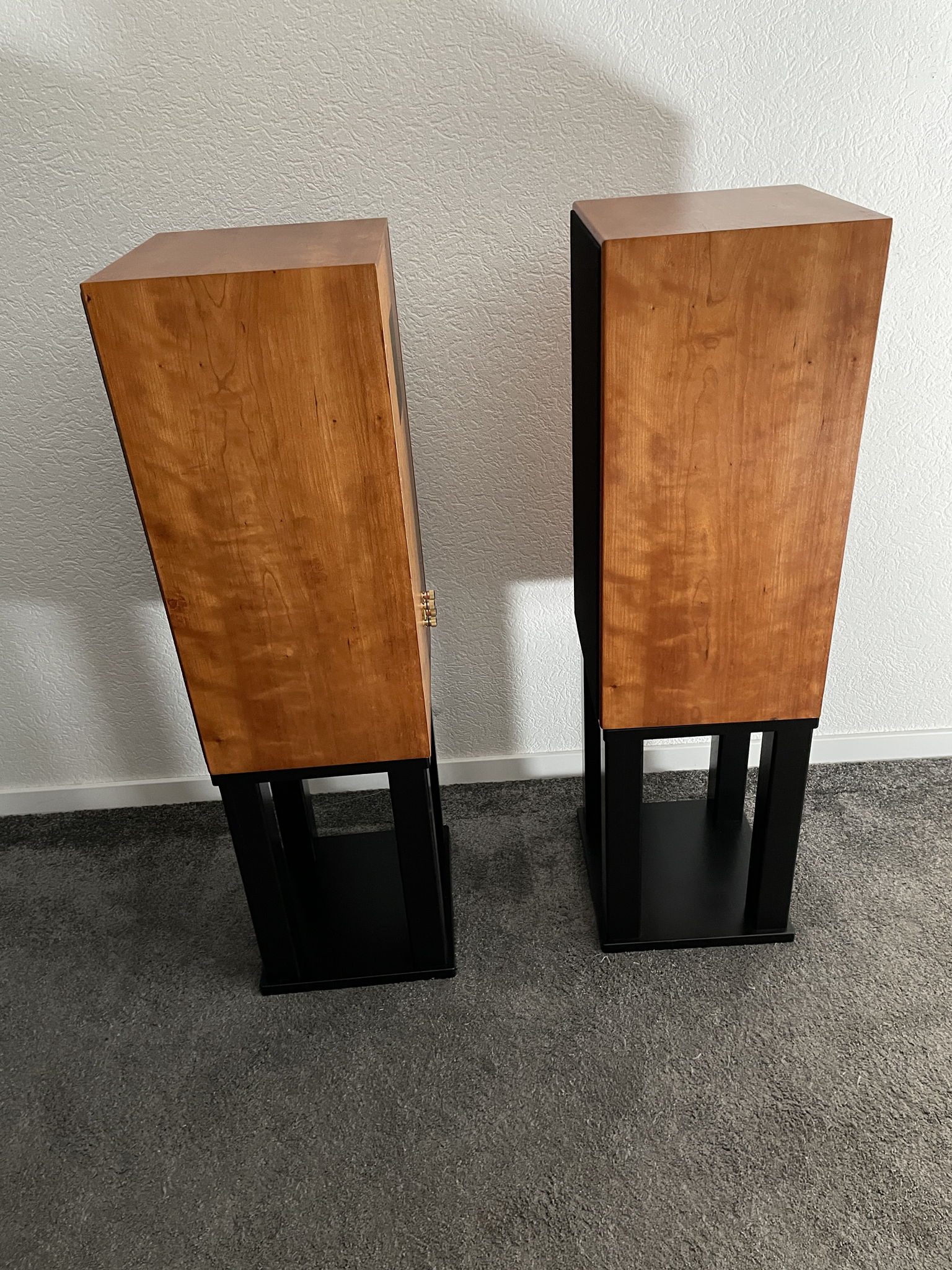 Harbeth Super HL5 speakers in cherry with stands 7