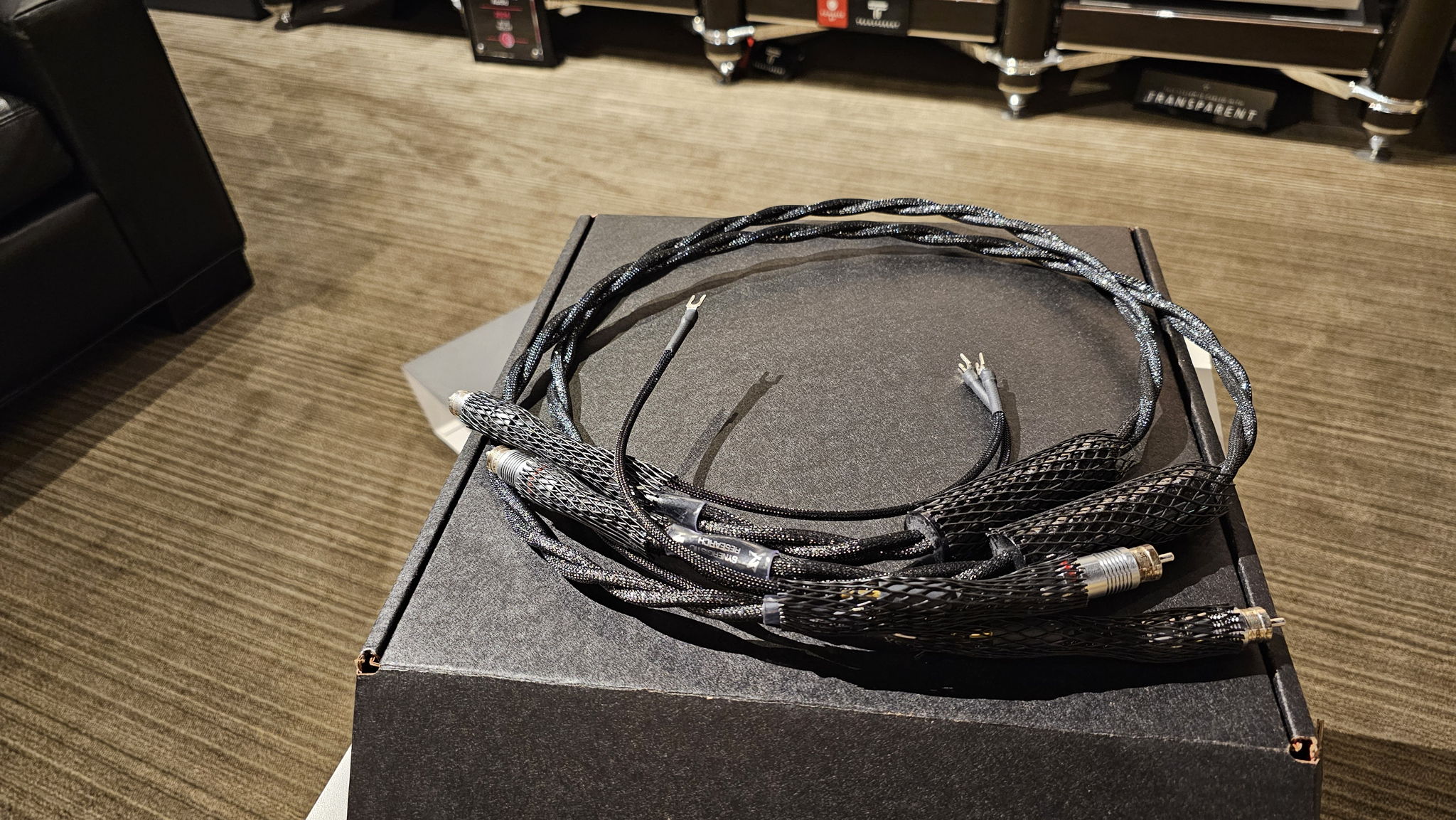 Synergistic Research Galileo SX Phono Cable 4