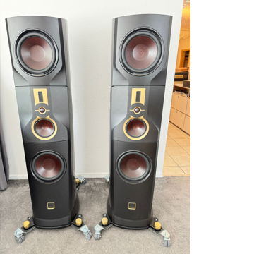 DALI Kore speakers in Ebony ex demo