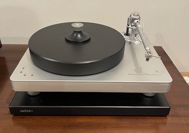 Clearaudio Performance DC with Verify Tonearm