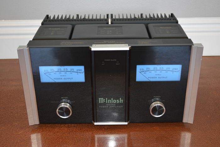 McIntosh MC-252 Stereo Power Amplifier -- Very Good Con...