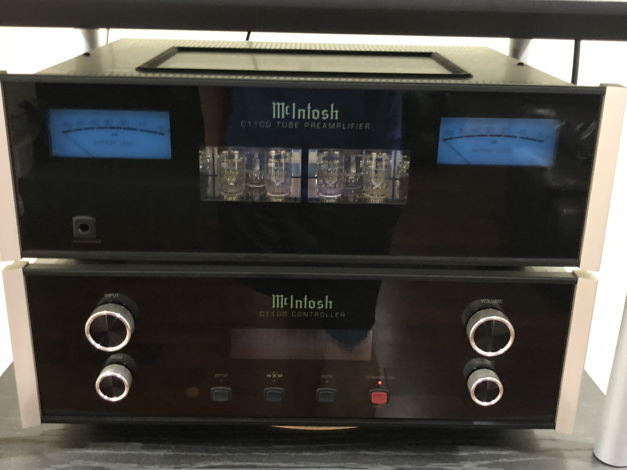 McIntosh C1100 dual chassis tube preamplifier - local p...