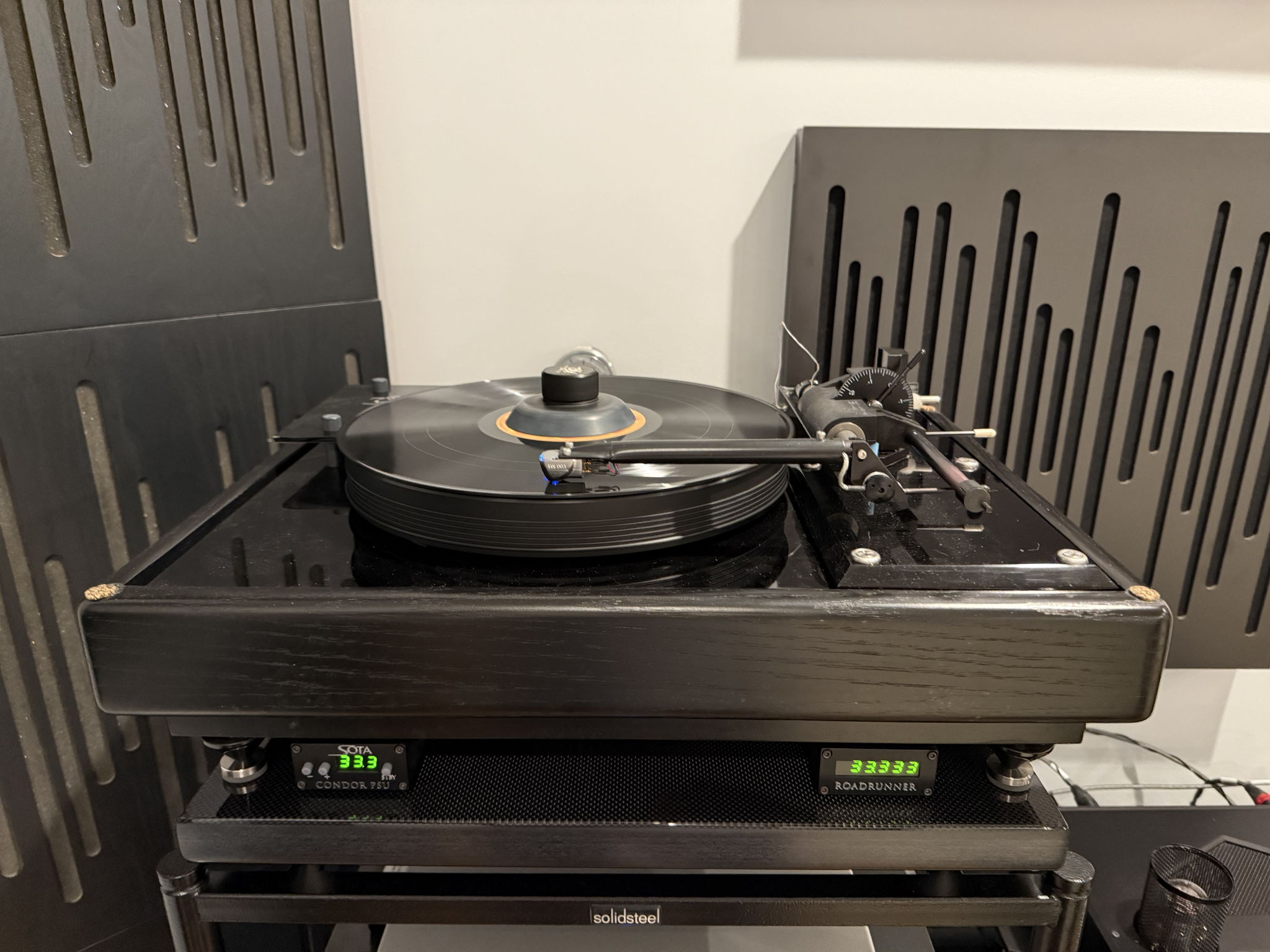 VPI HW-19 MkIV ÜnStock, DS Audio DS003 cartridge, Eminent Technology 2 tonearm with high-pressure manifold and upgrades