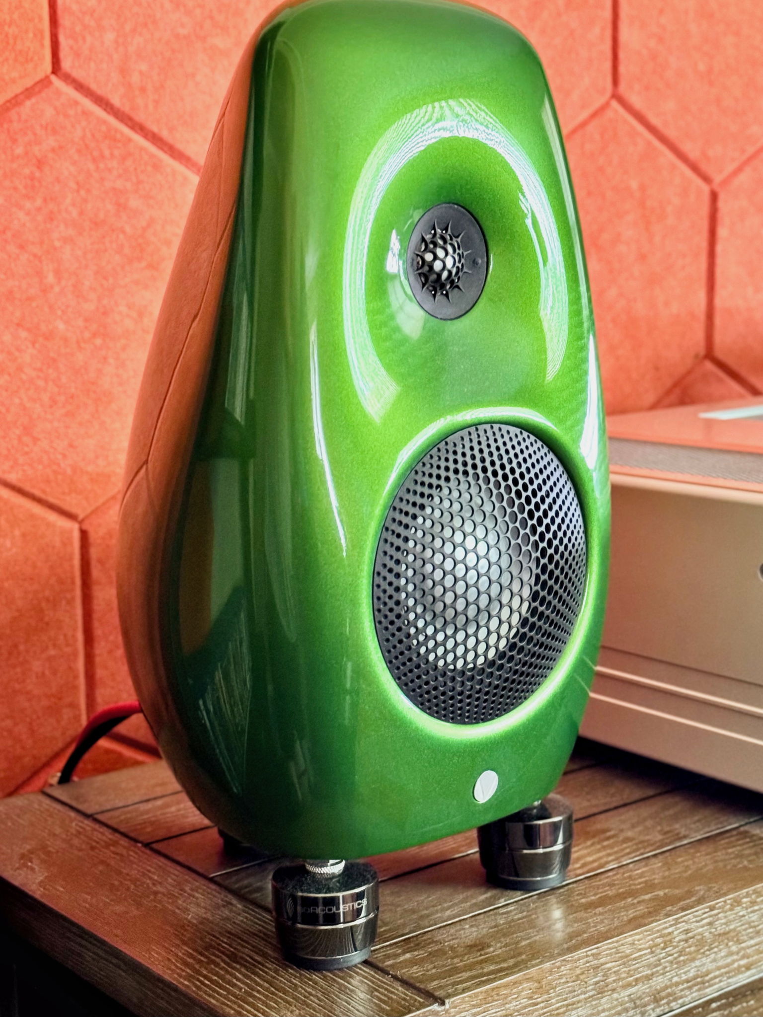Vivid Audio Kaya S12 Speakers w/ Factory Stands 2