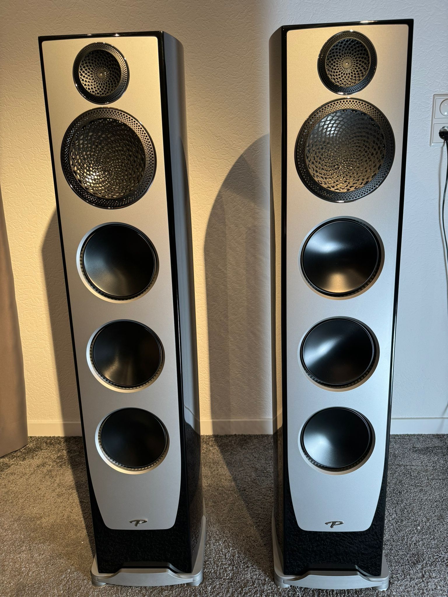 Paradigm Persona 5F speakers in black from 2022