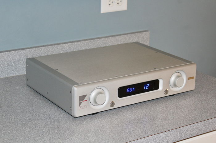 Ayre KX-5 Twenty stereo preamplifier with remote WORLD ...