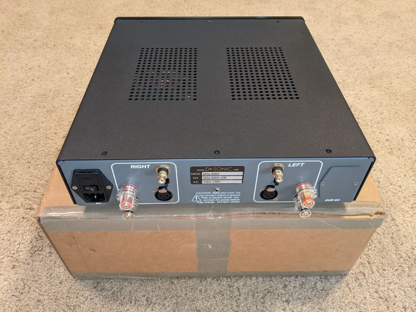 D-Sonic m3a-800s stereo amplifier