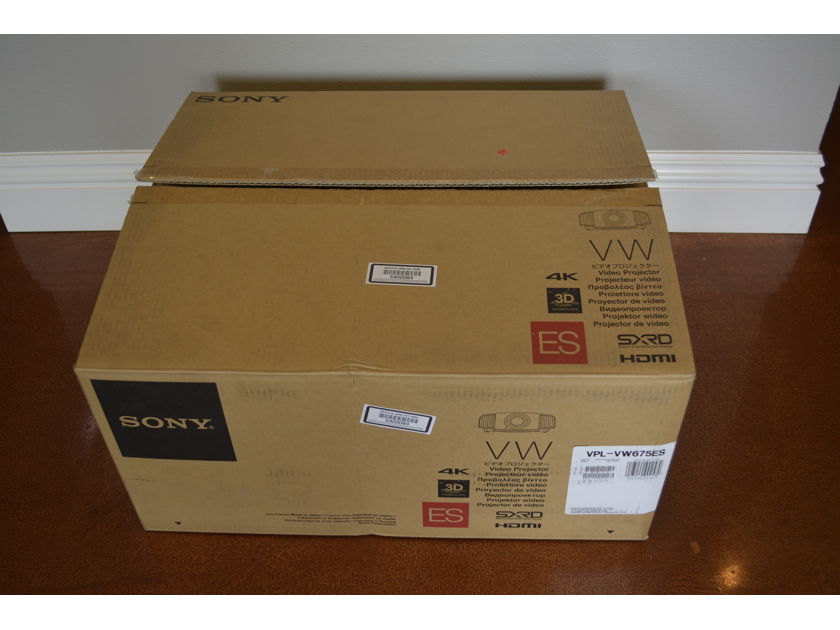 Sony VPL-VW675ES Projector -- Fantastic Condition (see pics!)