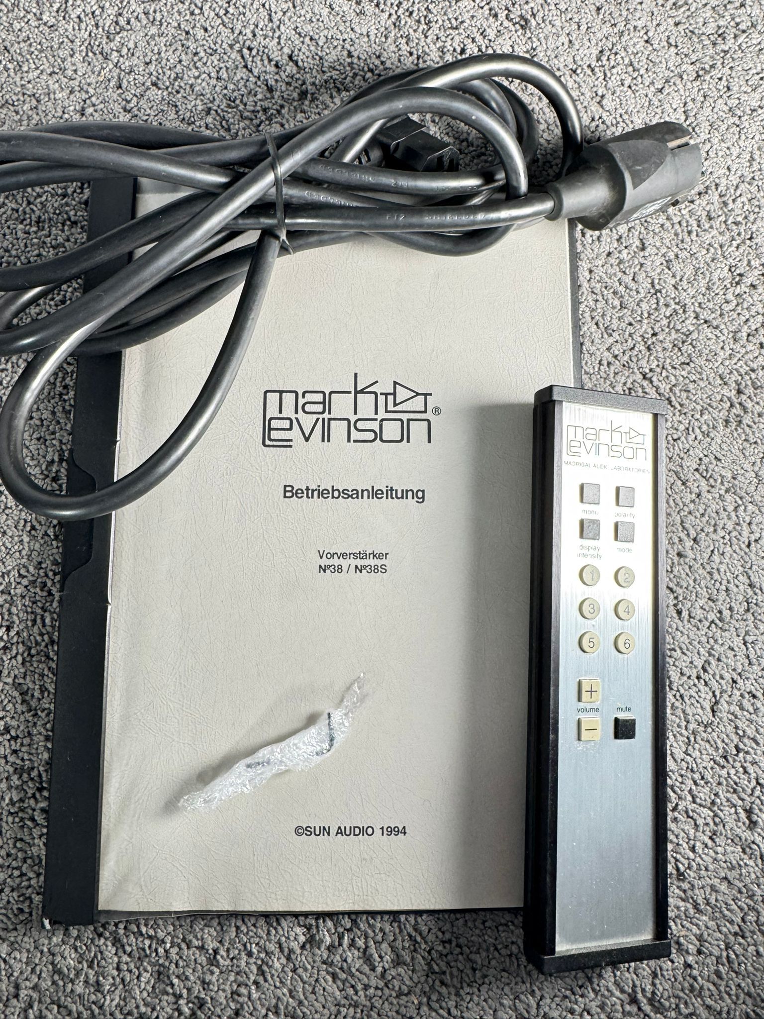 Mark Levinson No.38 pre amplifier 5