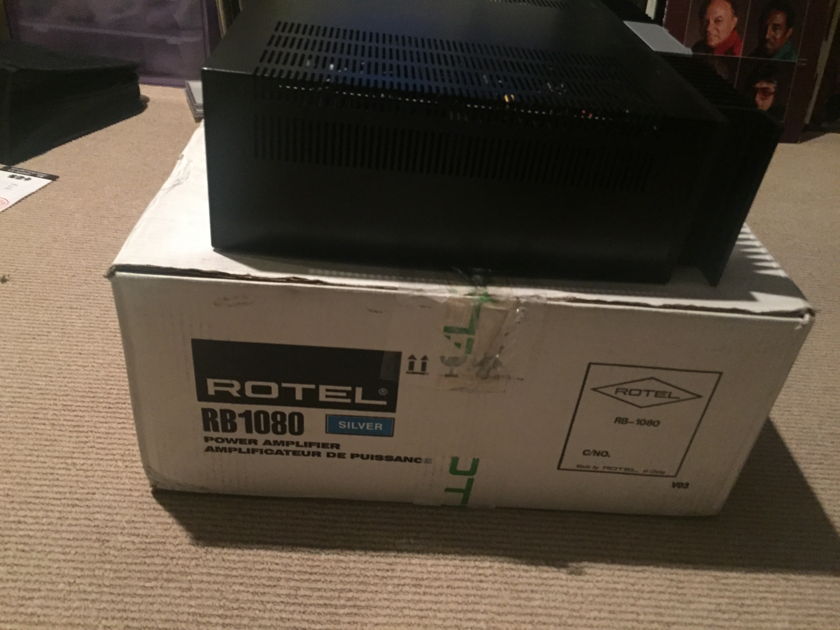 Rotel RB-1080 200W Power Amp in excellent condition