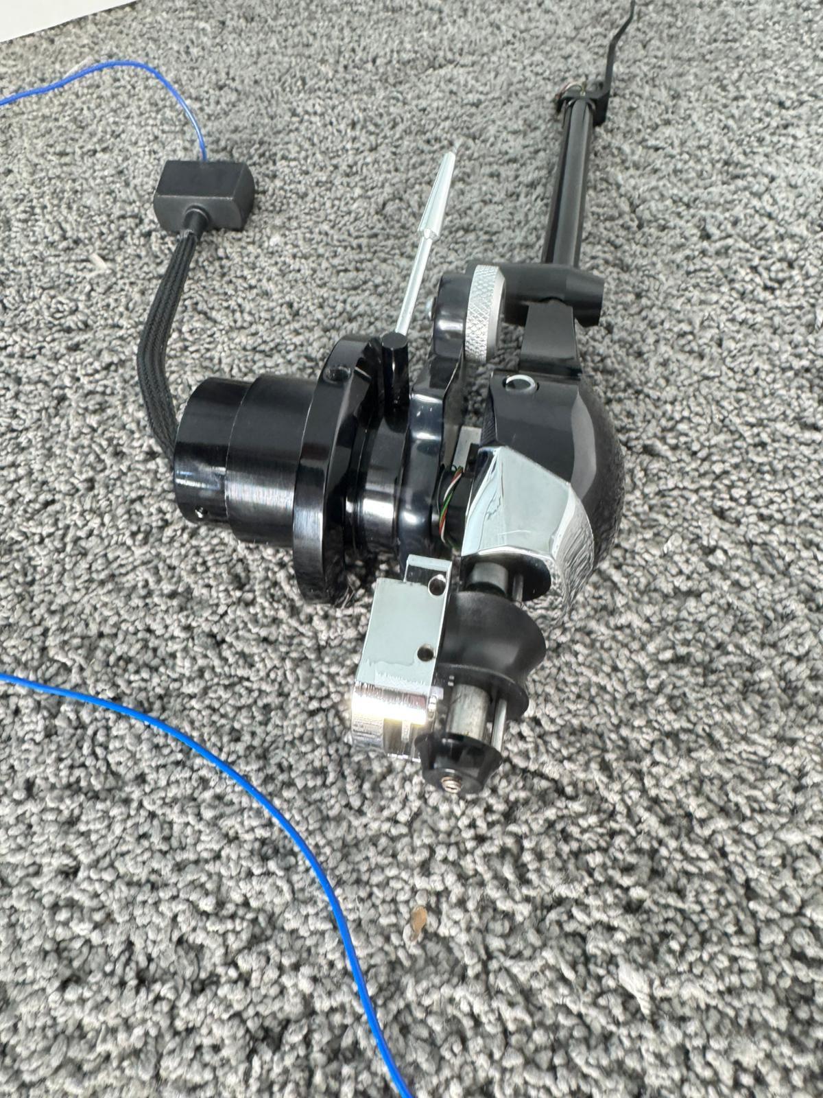 Helius Designs Omega 10.5 tonearm 9