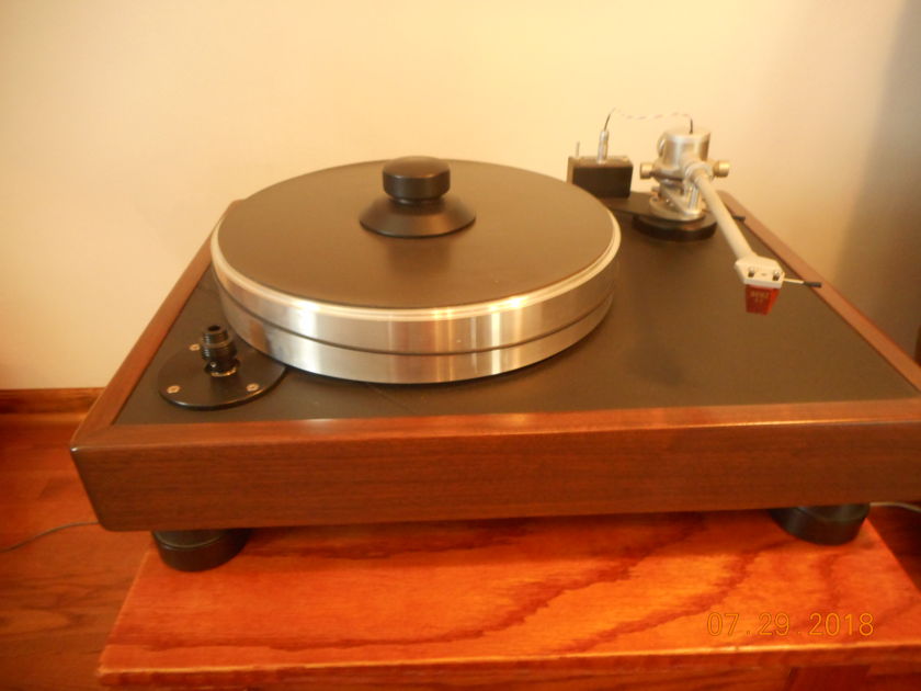 VPI Classic 1 Turn Table with Benz Micro Wood - HS Cartridge