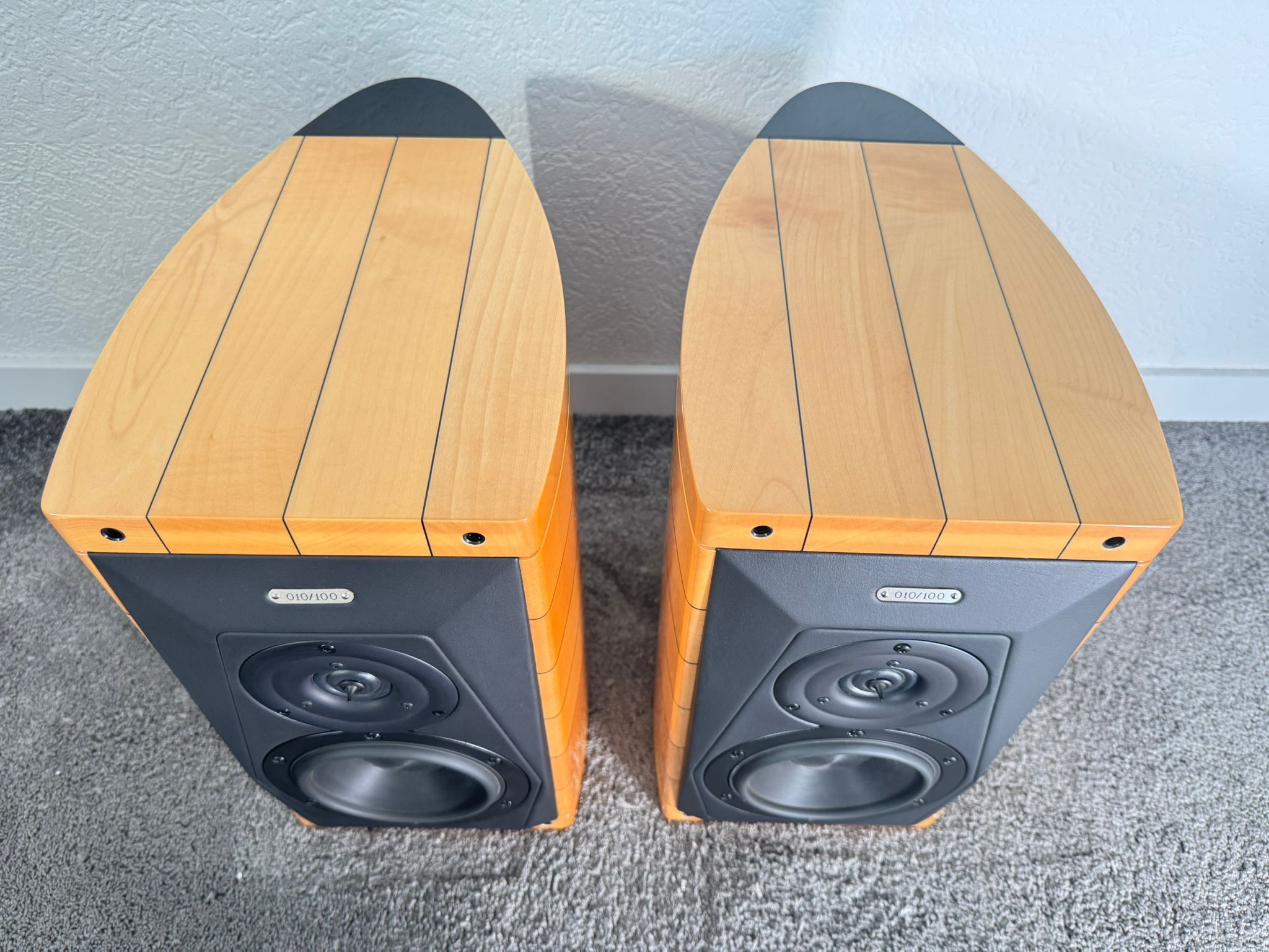 Sonus Faber Guarneri Palladio speakers with stands limited 2