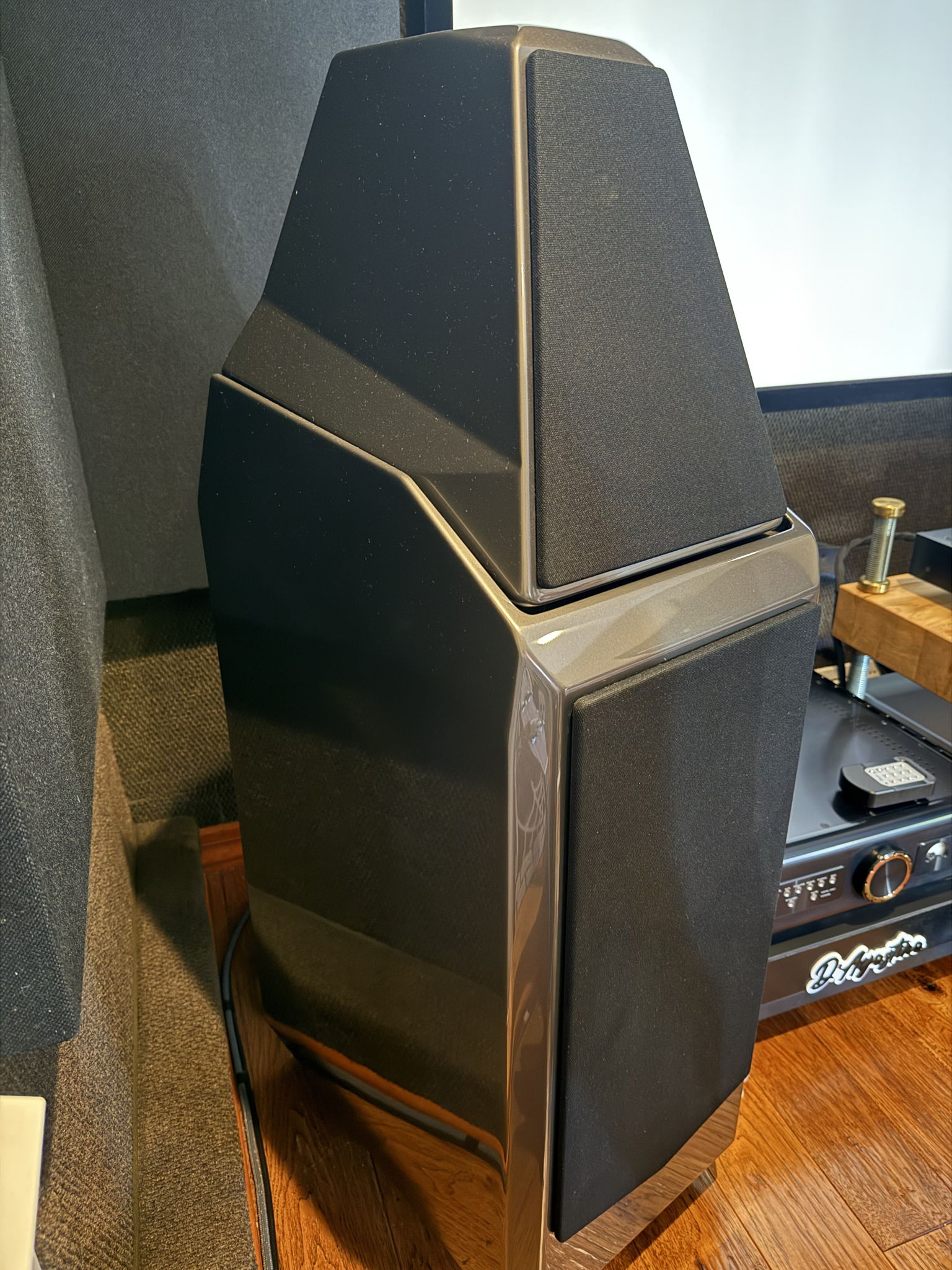 Wilson Audio Certified Authentic™ Pre-Owned Sasha 1 Lou...