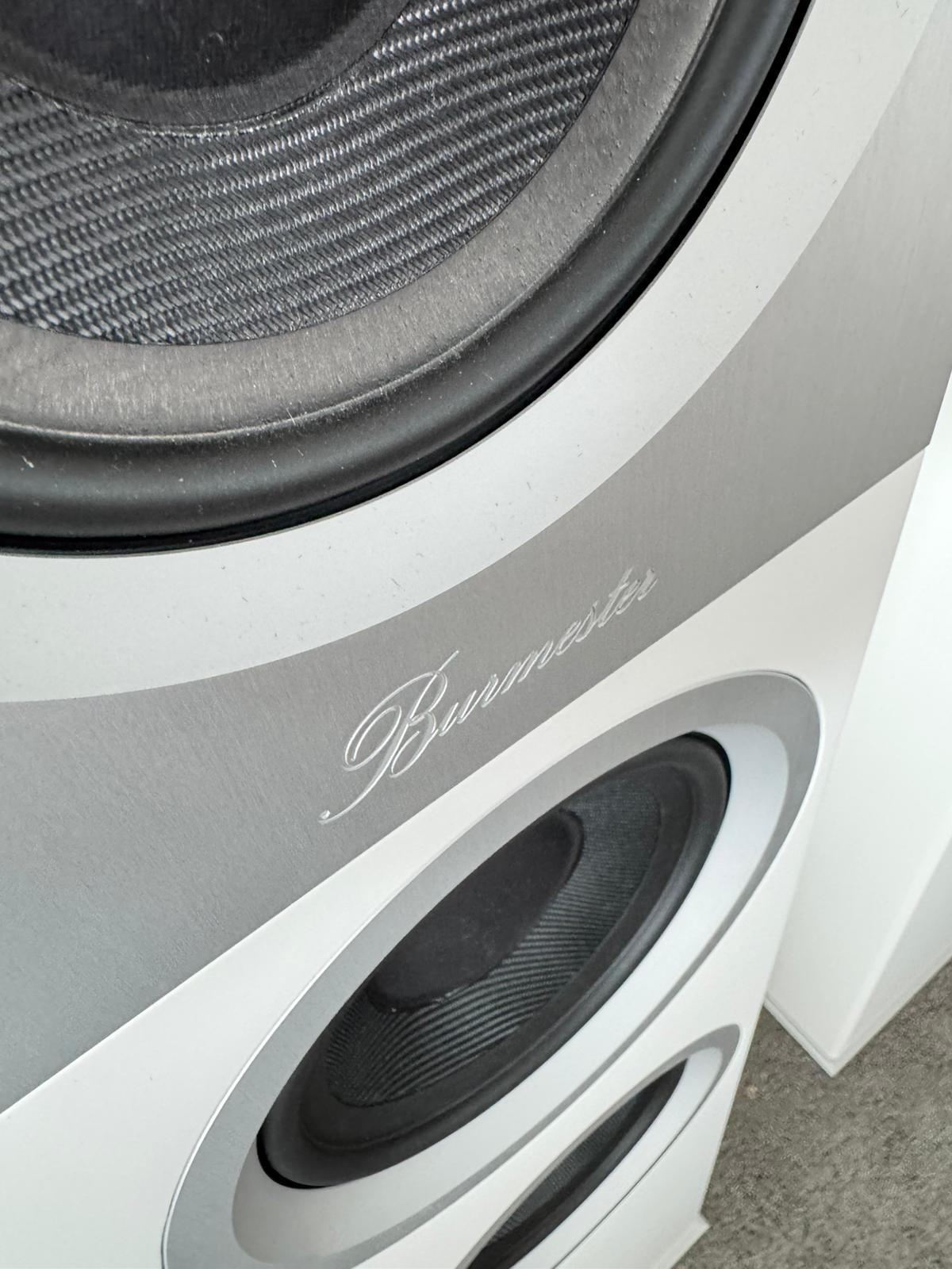Burmester B28 speakers in white from 2025 9