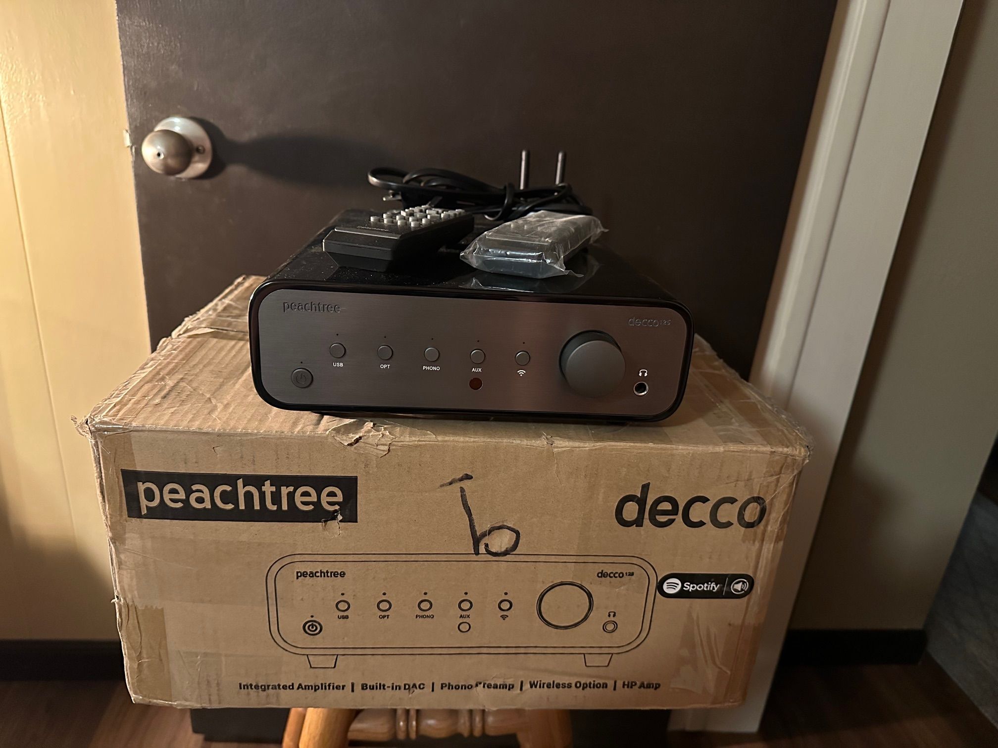 Peachtree Audio Decco 125 Sky 4