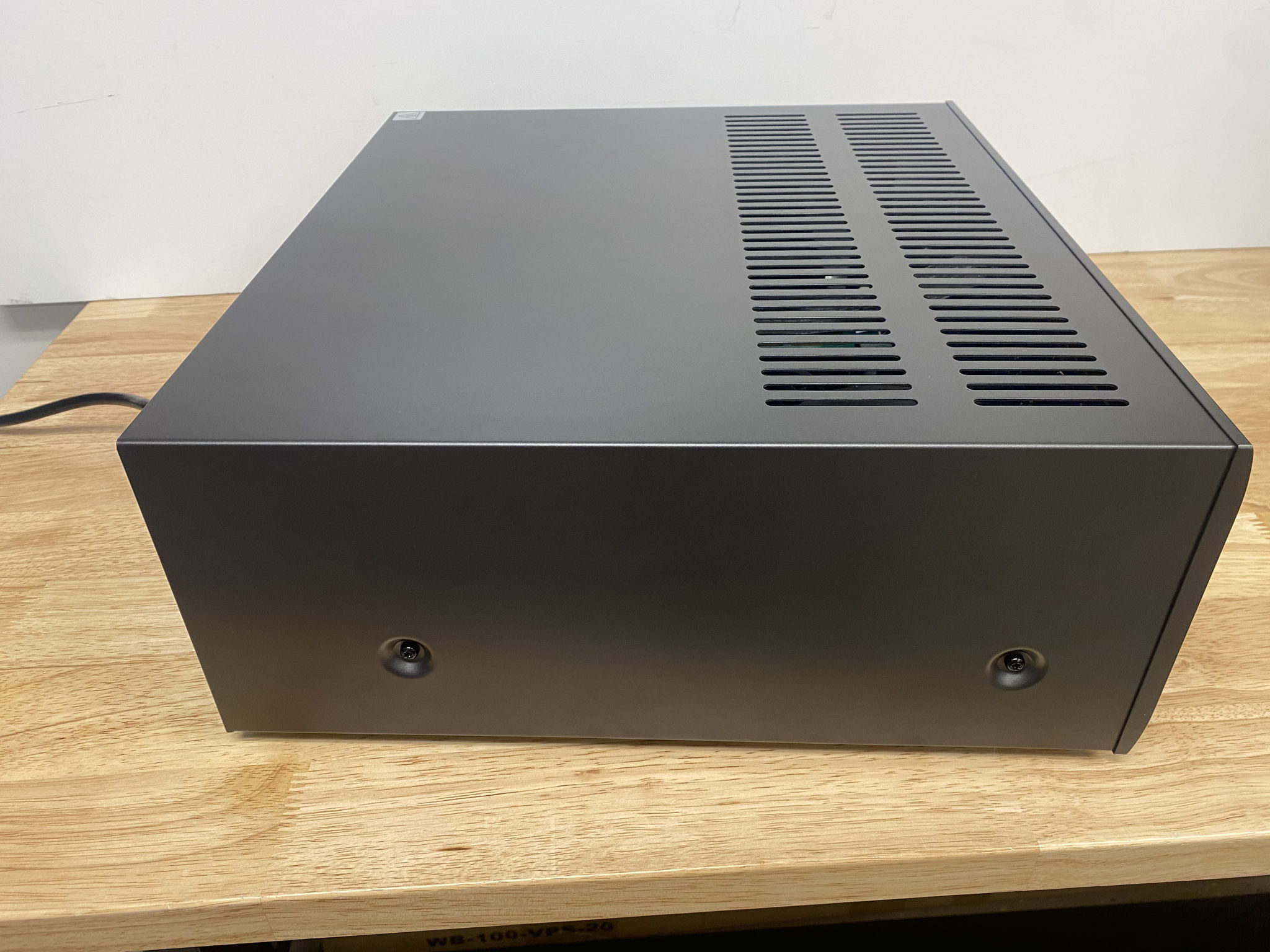 Arcam AVR-20 6