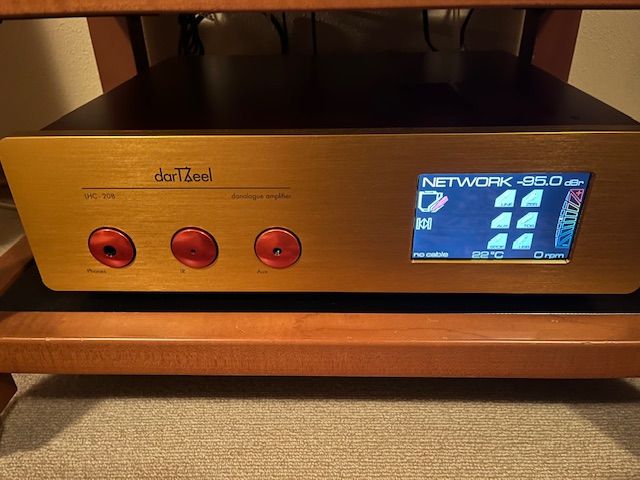 darTZeel LHC-208. Built in DAC 3