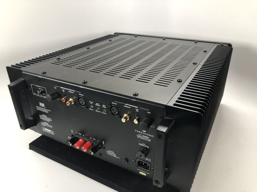 Parasound Halo A21 Amplifier in Black, Complete and Like New