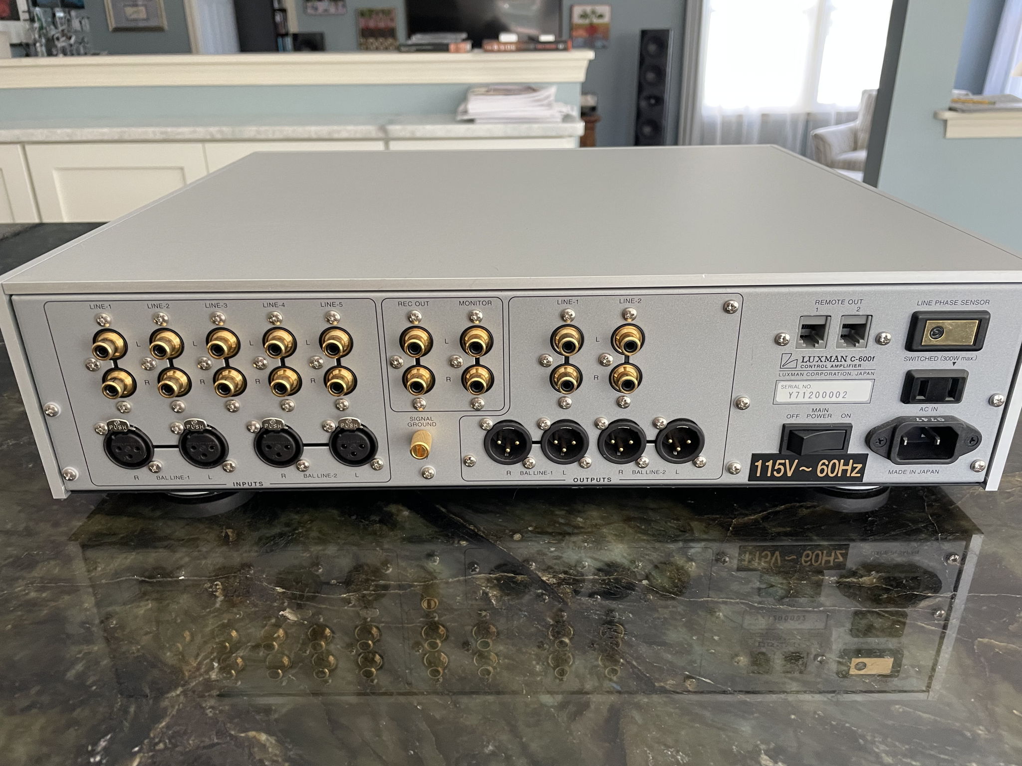 Luxman C-600f-PRICE DROP 3