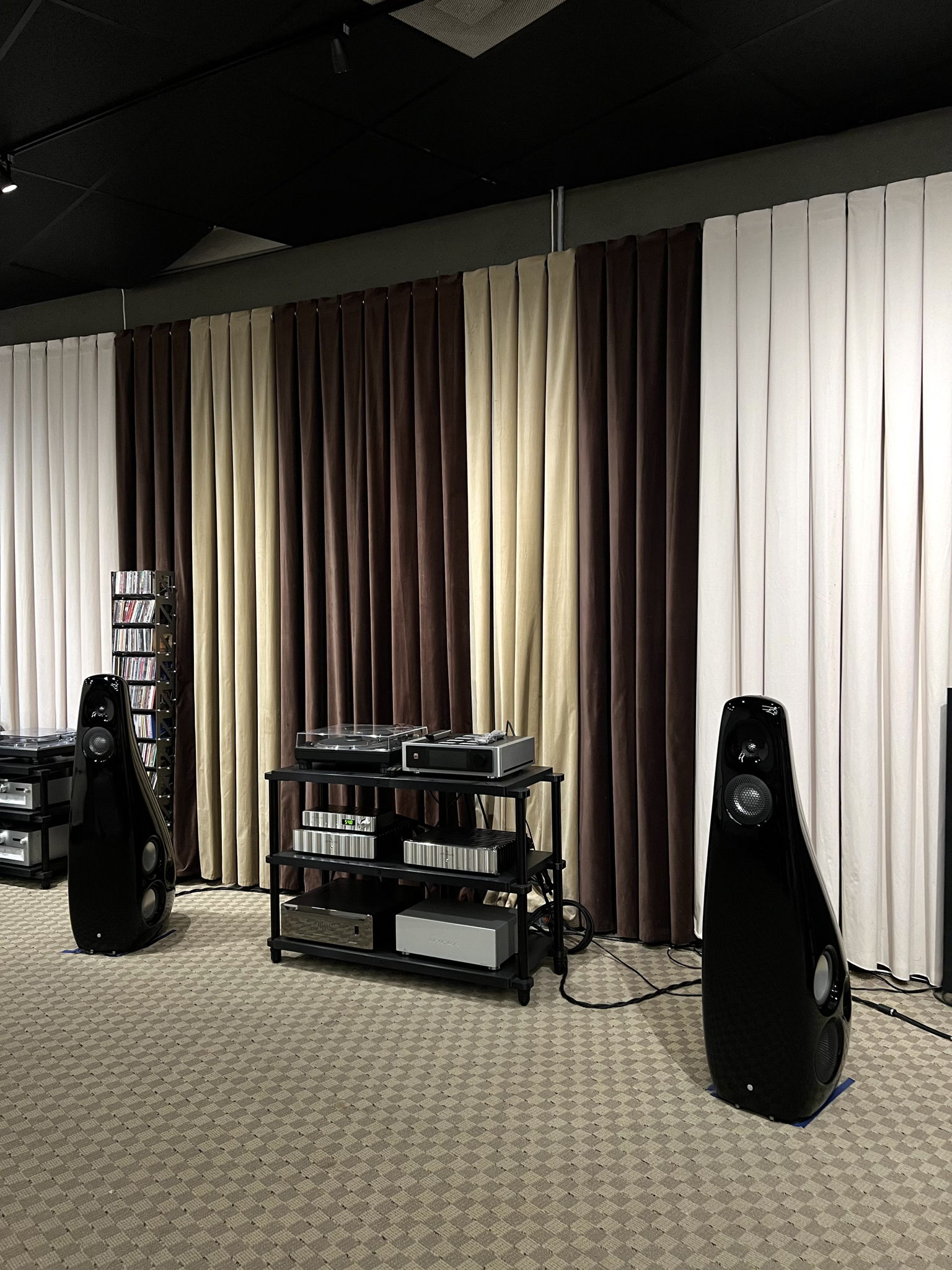 VIVID AUDIO KAYA90 LOUDSPEAKERS Store demo black 3