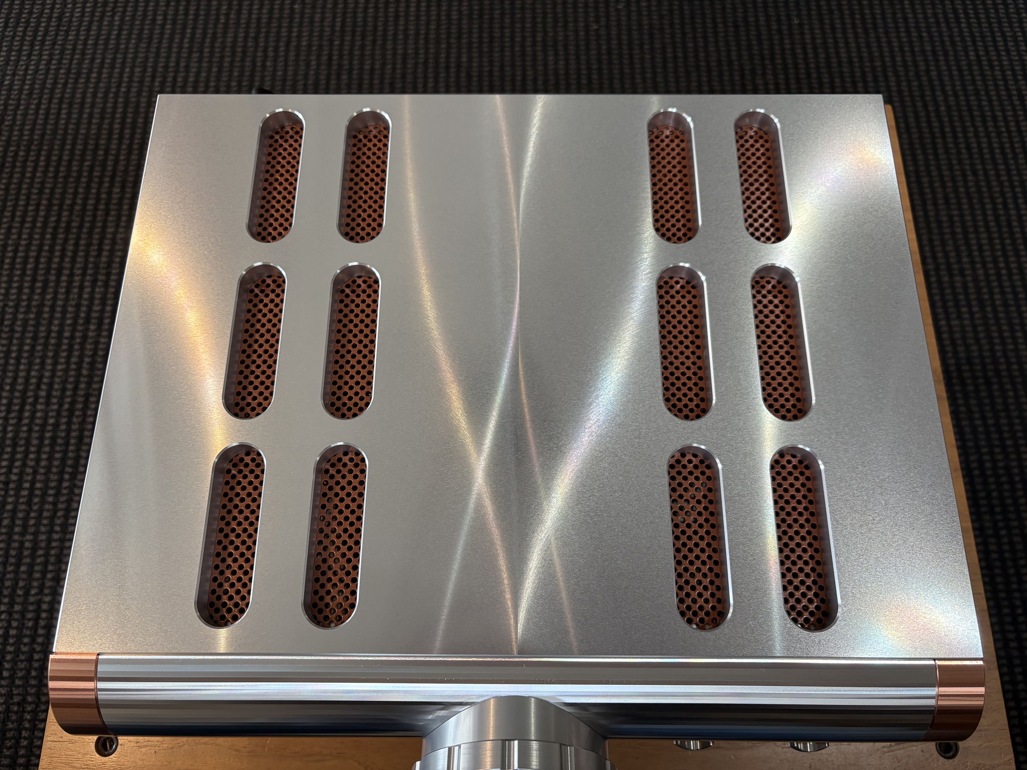 Dan D'Agostino Momentum HD Preamplifier in Silver 3