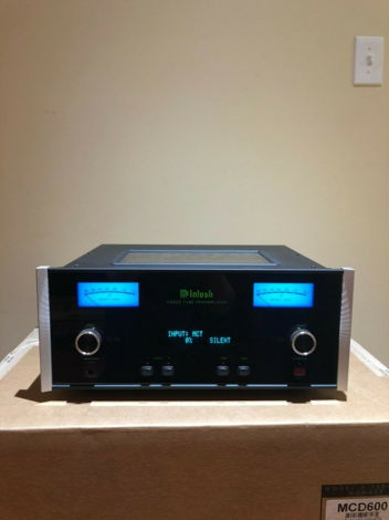 McIntosh C2600 Tube Preampplifier in Excellent Condition