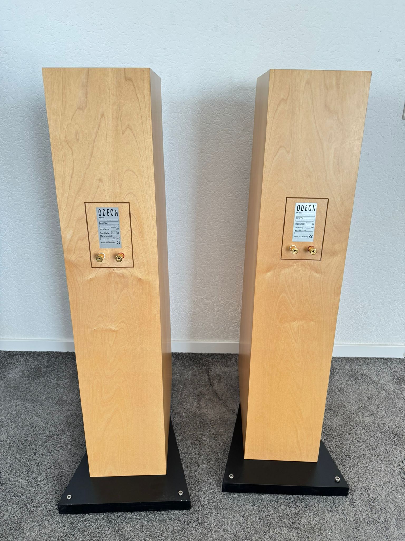 Odeon Tosca S speakers in maple 12