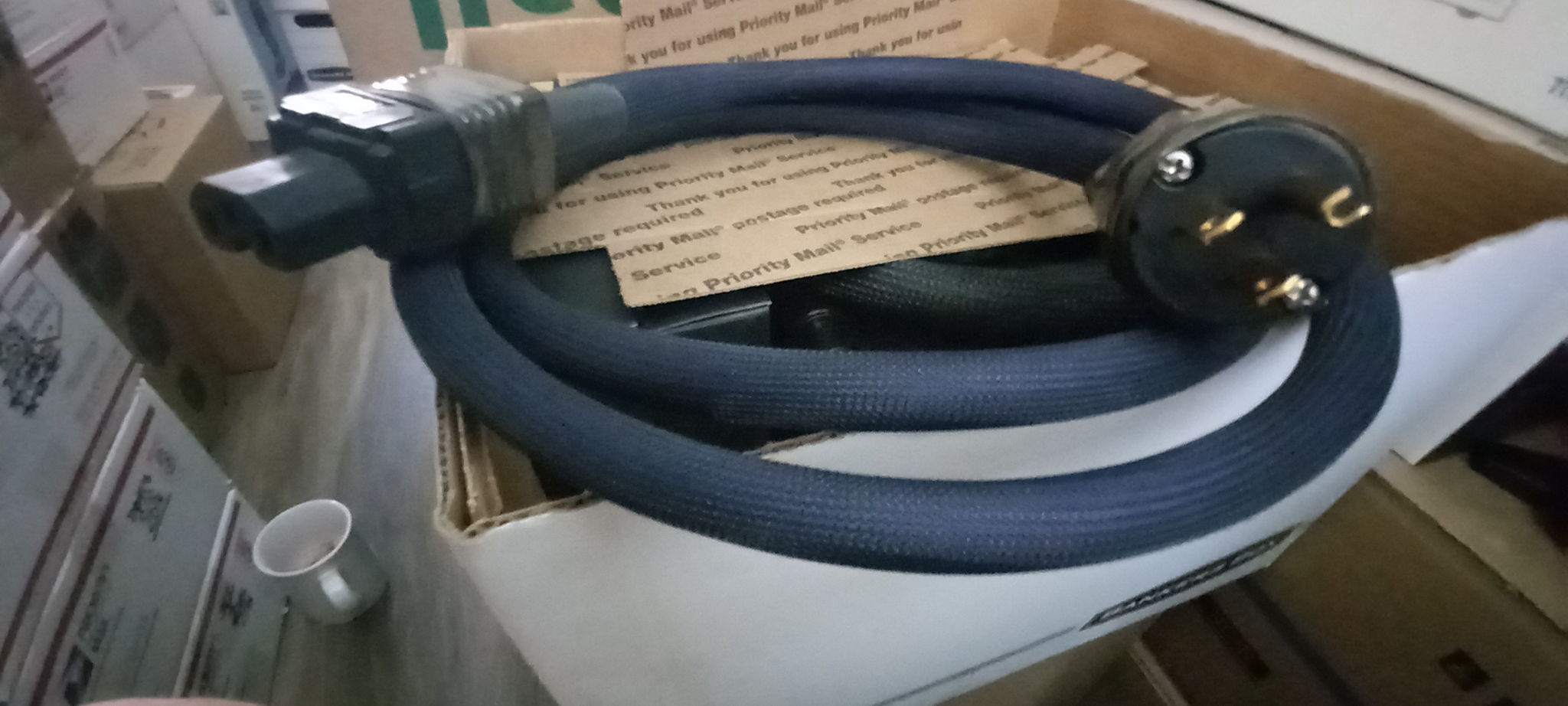 Harmonic Technology FANTASY AC-10 Power Conditioning Co... 6