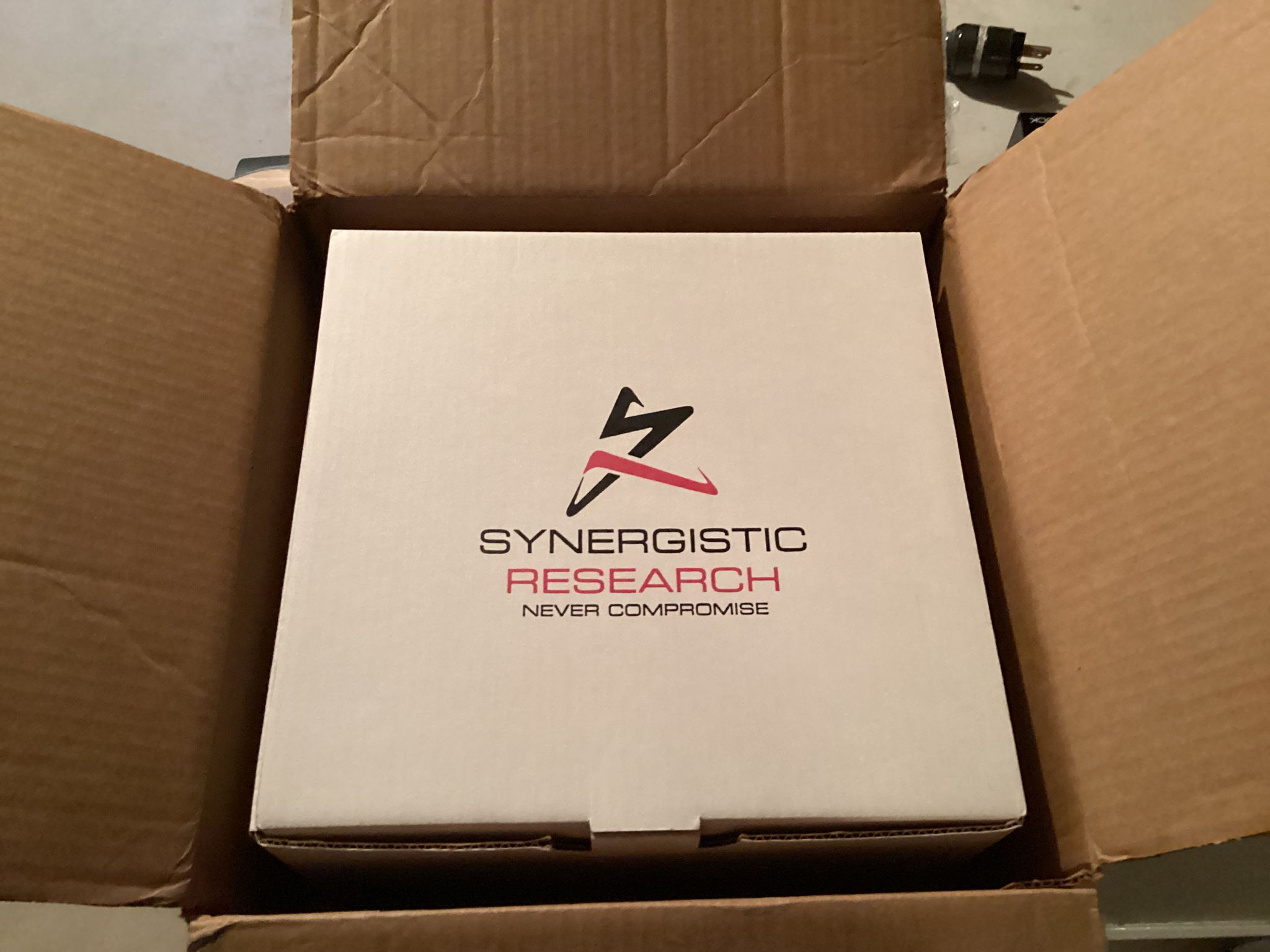 Synergistic Research PowerBlock V-8 UEF with INCLUDED S... 5