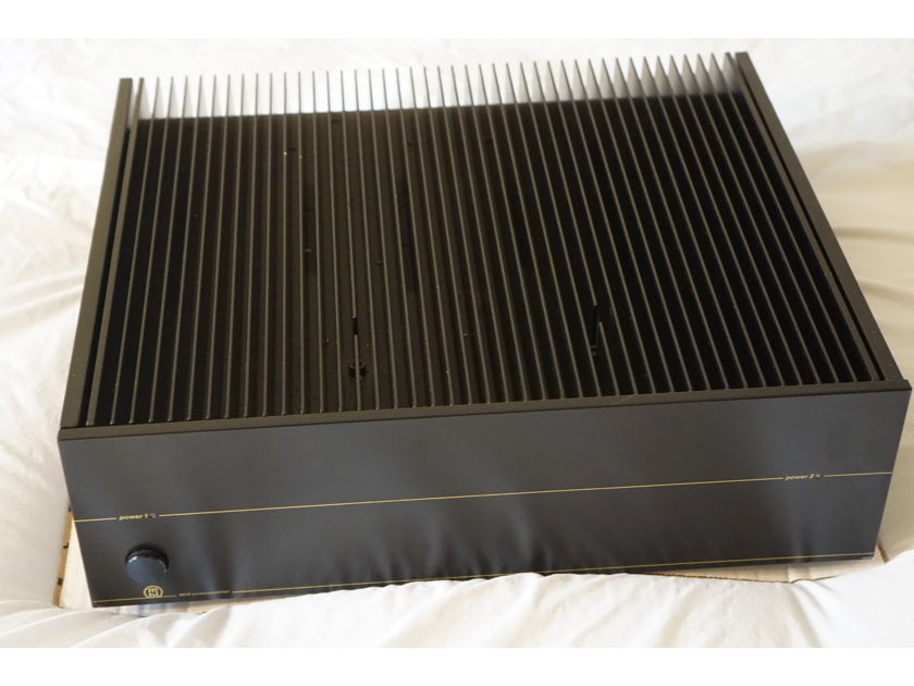 MBL 8010 Stereo power amplifier.
