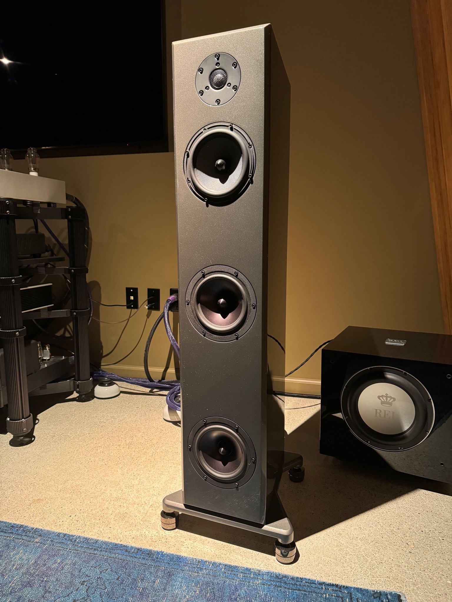 Von Schweikert Audio Endeavor SE 3