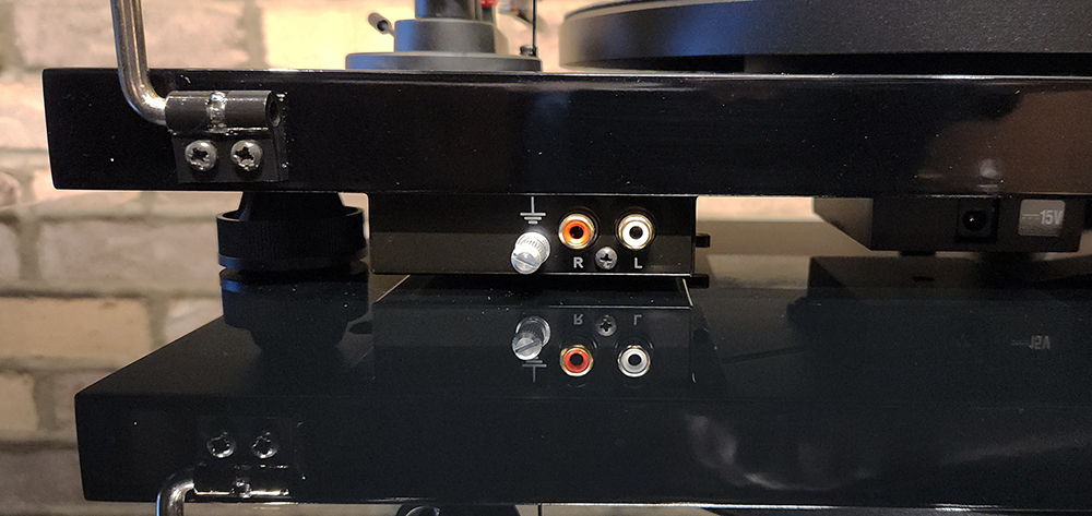 Pro-Ject Debut lll Phono SB in Gloss Black w/ Ortofon O... 8