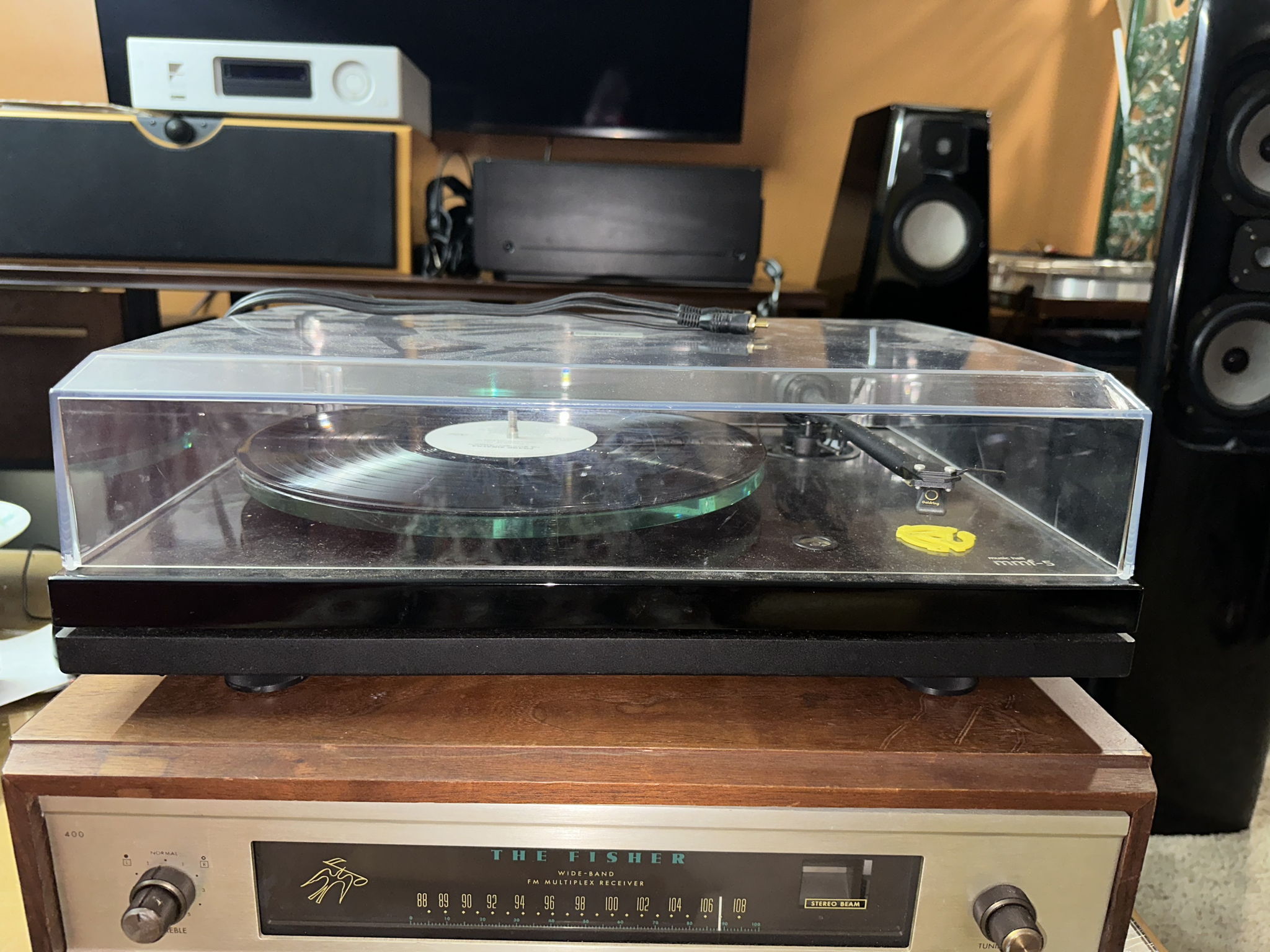 Music Hall MMF-5 Turntable. New Belt and AC Adapter. 3