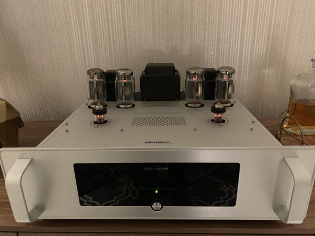Audio Research VT80 Stereo Power Amplifier (237 hours o...