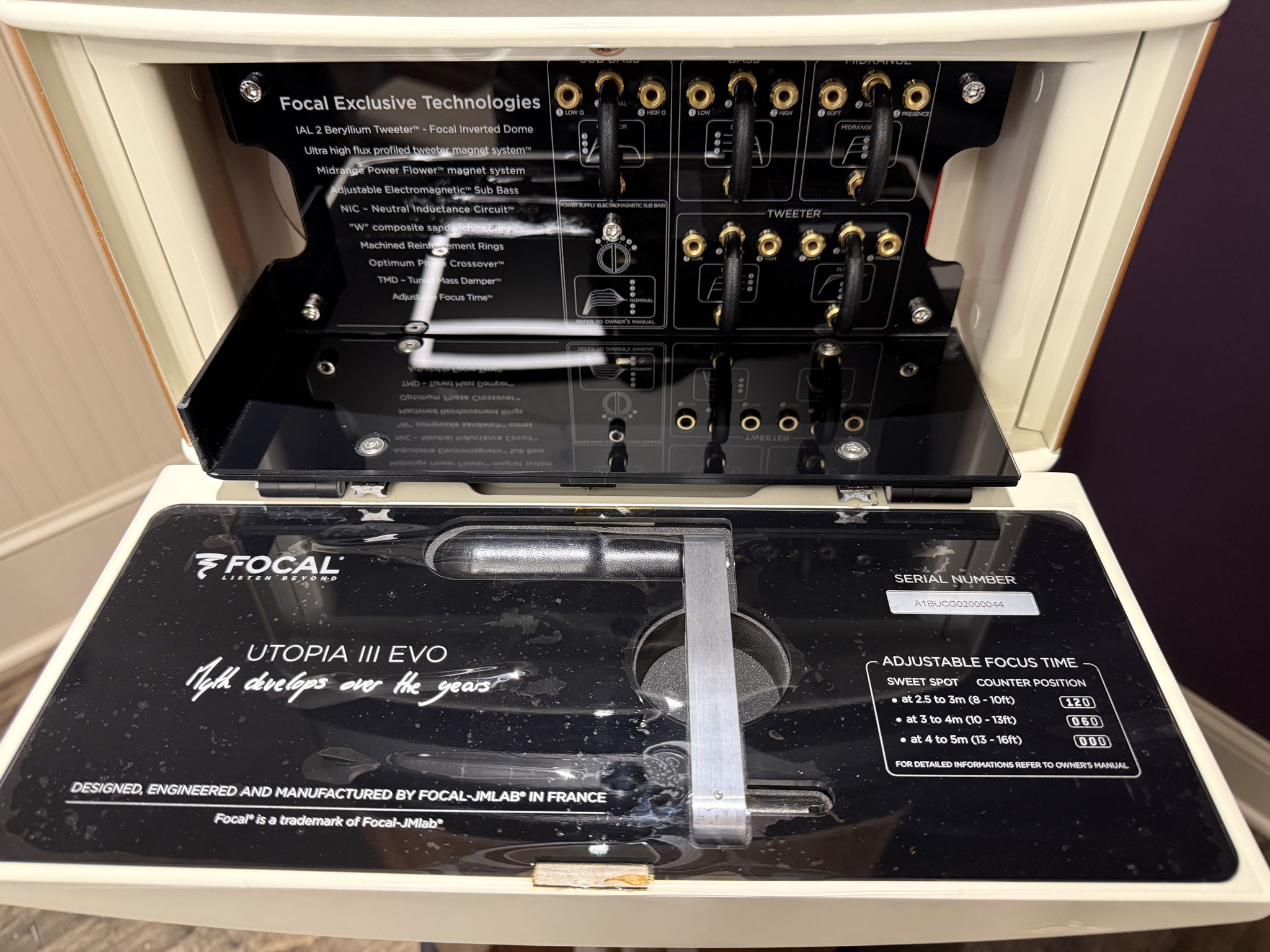 Focal - Grande Utopia EM EVO (Pair) - Natural Walnut Fi... 14