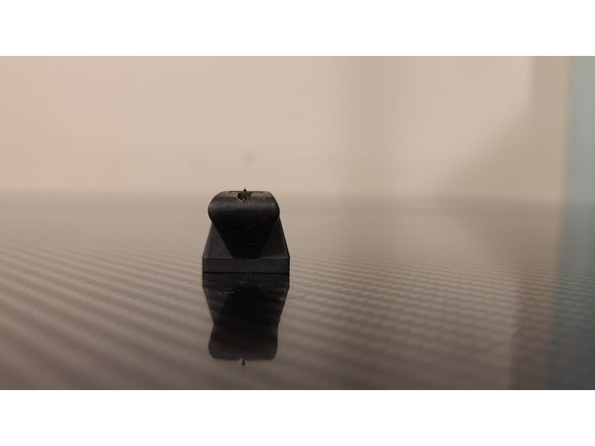 Roksan Corus Black Moving Magnet Cartridge.