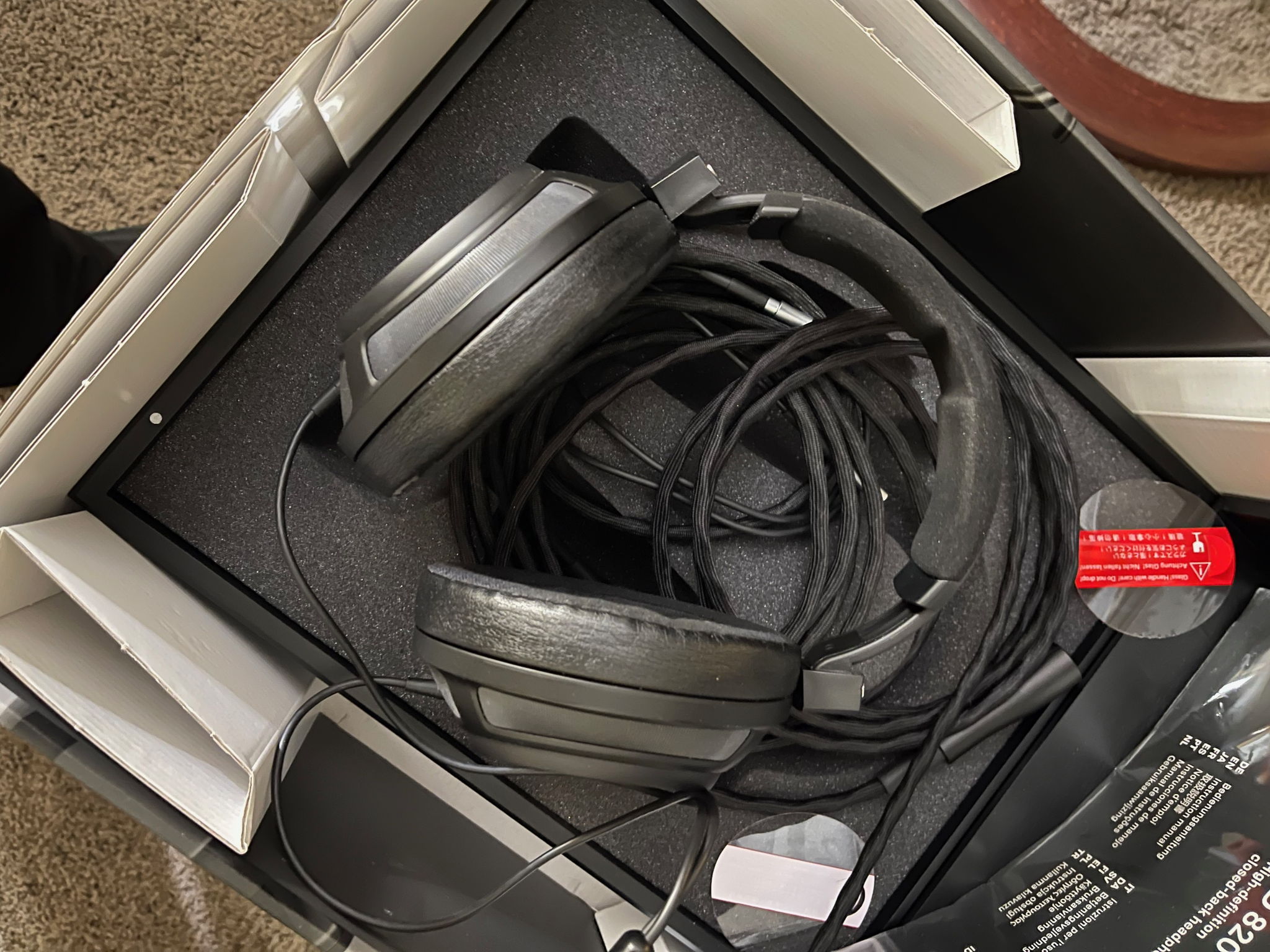 Sennheiser HD820 Closed Back Headphones 3