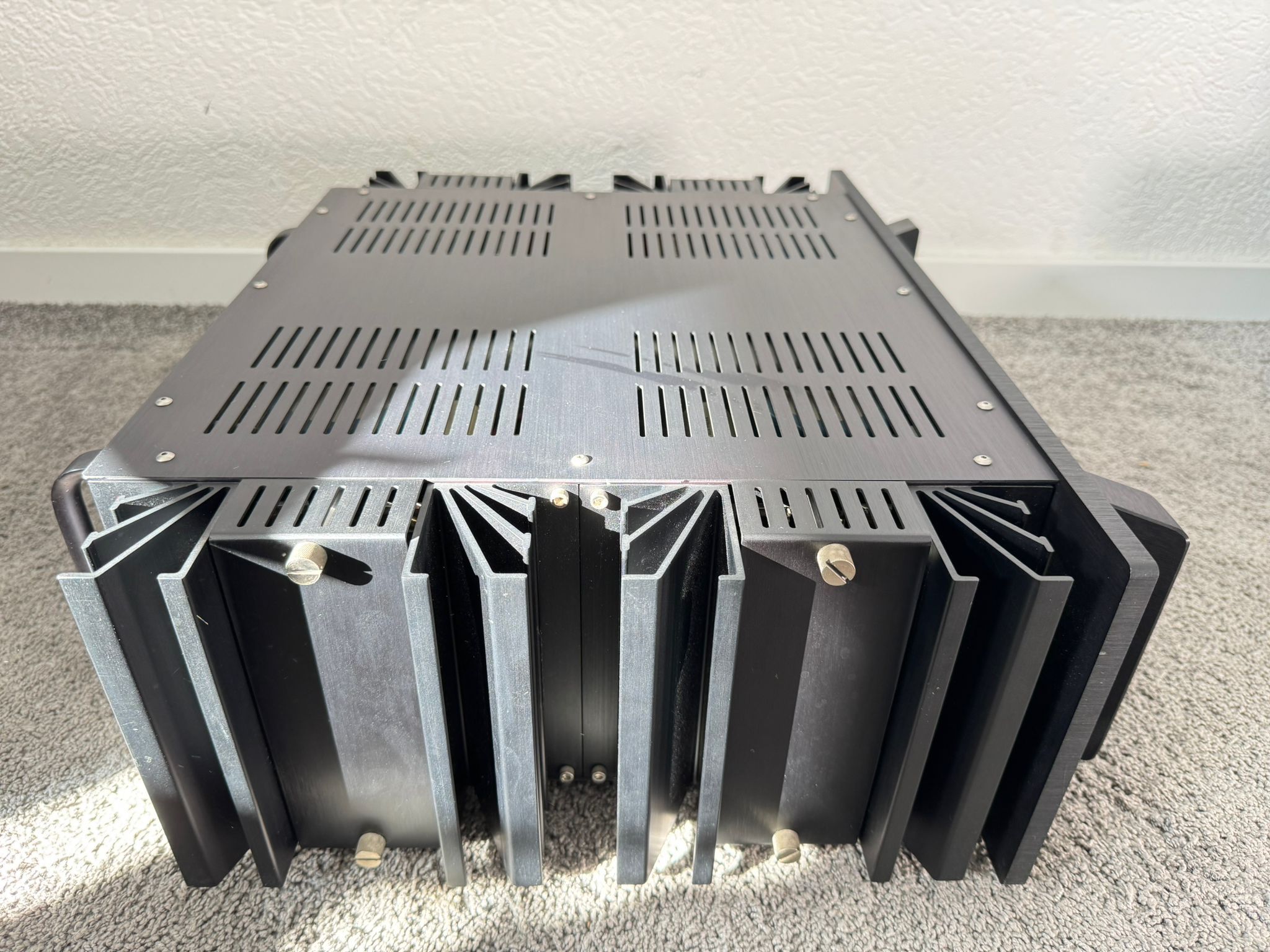 Mark Levinson No 27.5 power amplifier 8