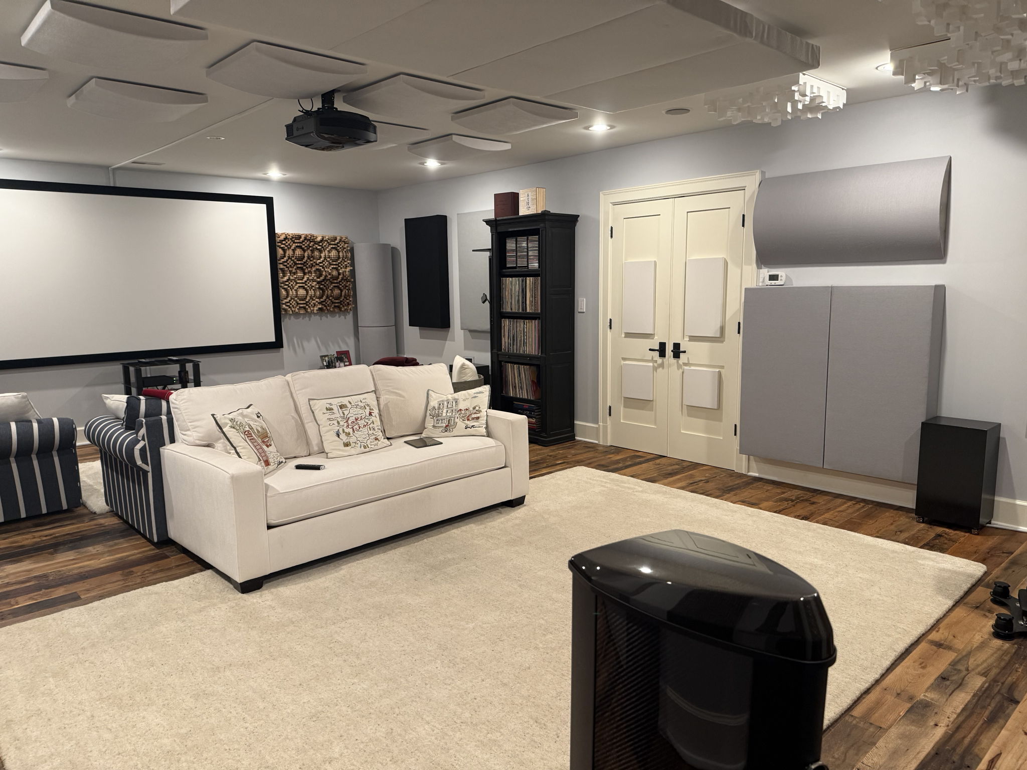  A mix of diffusion and absorption for reflection control throughout the room