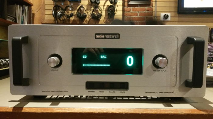 Audio Research Ref 3 Reference tube pre-amp natural