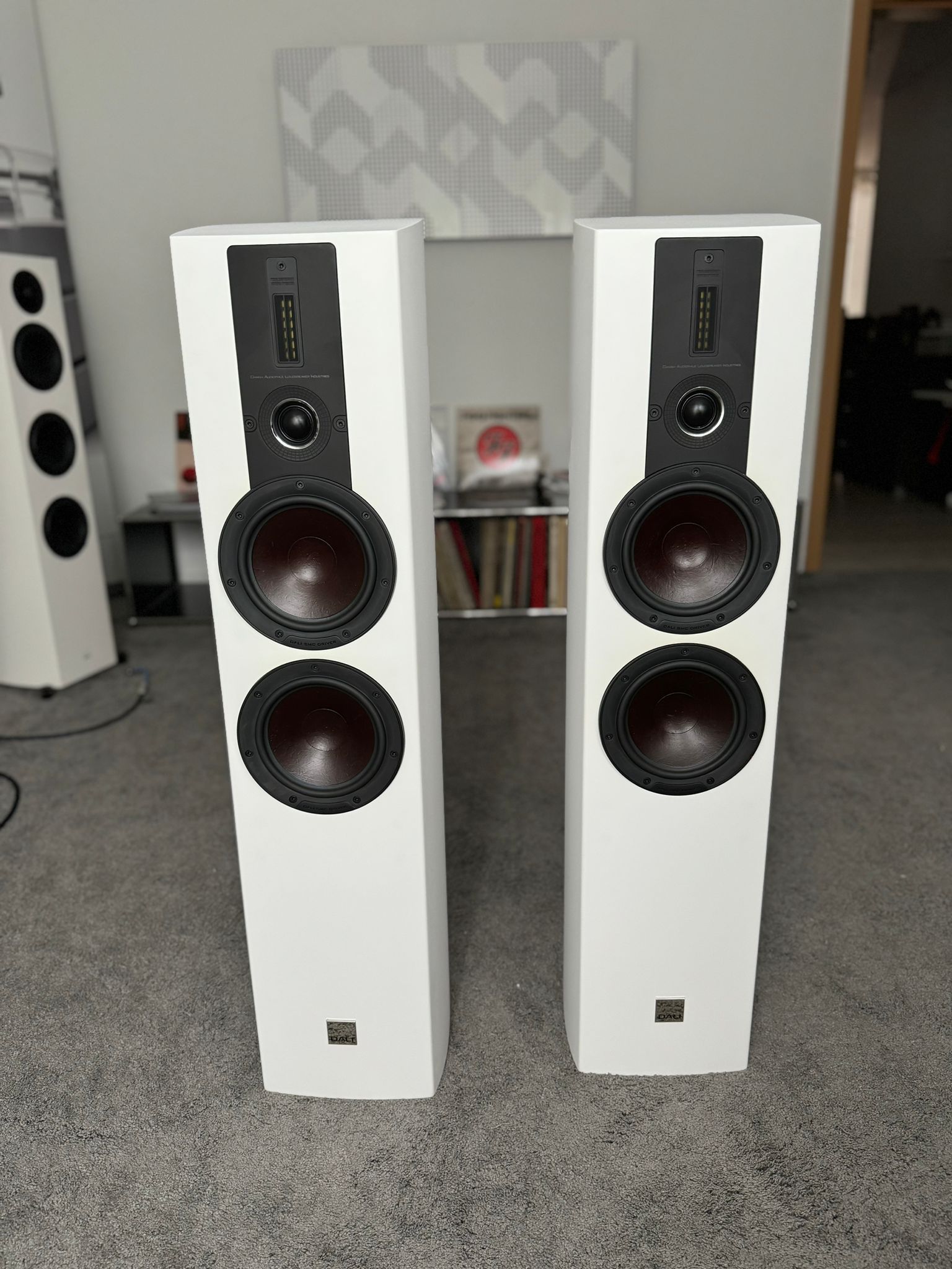 DALI Epicon 6 speakers in white matt ex demo